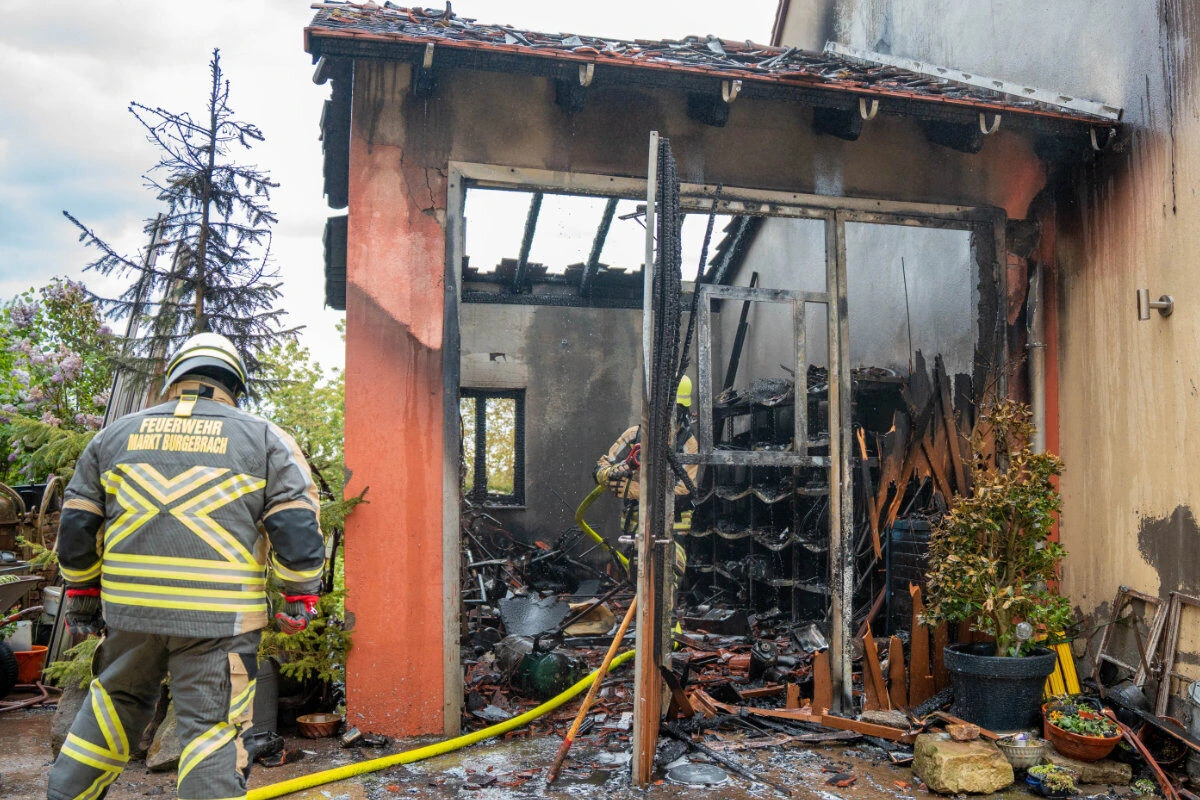 Werkstatt in Flammen: 50.000 Euro Schaden, Kripo ermittelt