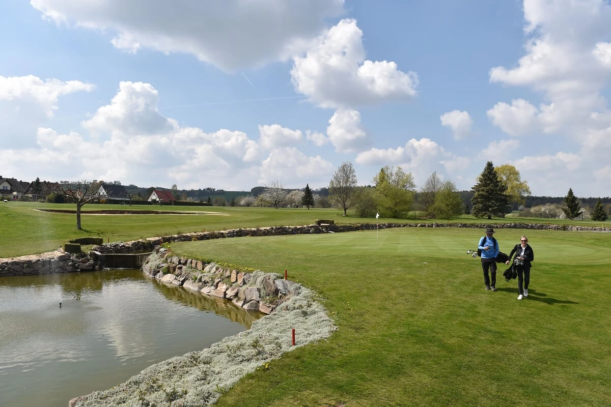 Einbrecher klauen Golfplatz den Rasen