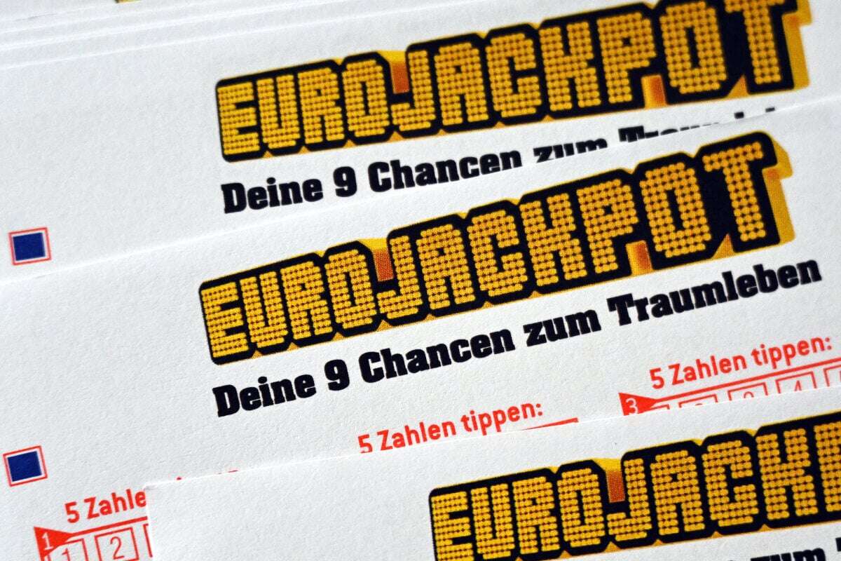 Eurojackpot: Mann gibt auf letzten Drücker Spielschein ab und wird Millionär