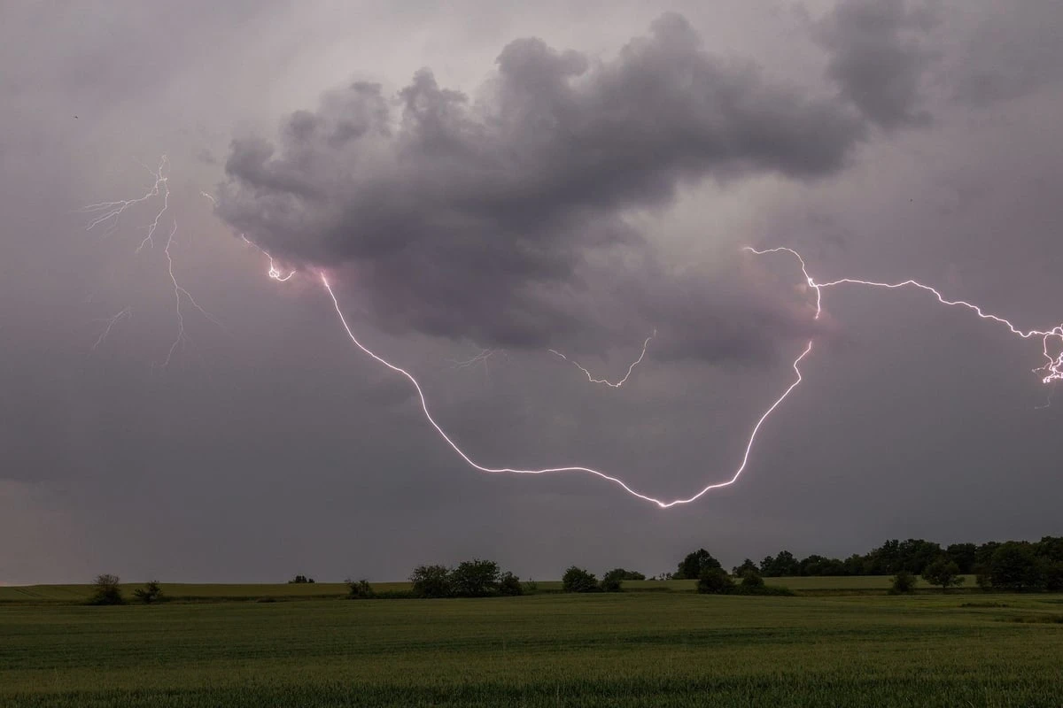Gewitter über Sachsen erwartet: Orkanartige Böen möglich!