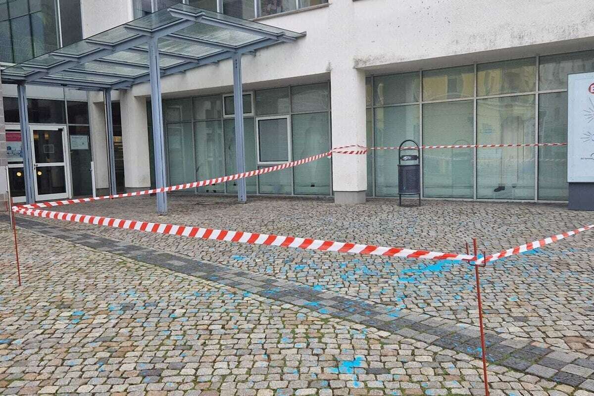 Explosion am Leipziger Arbeitsamt: 24-Jähriger jagt Farbeimer in die Luft