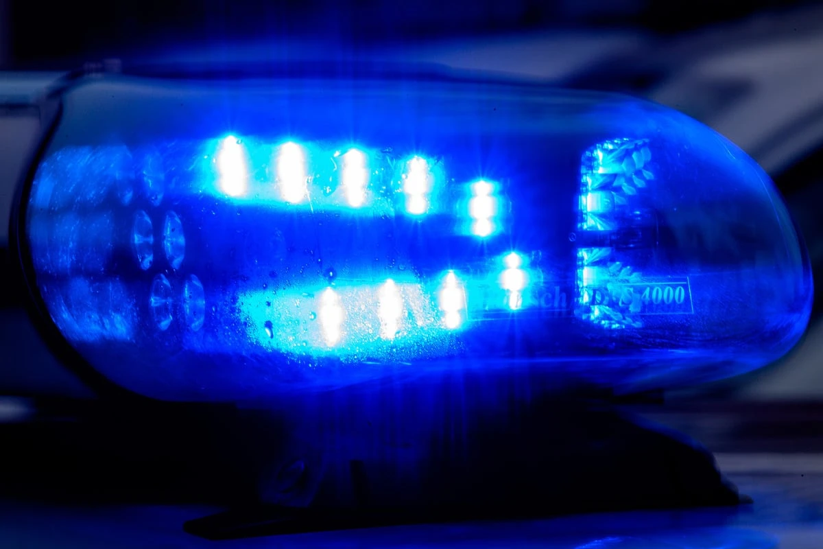 Nächtliche Massenschlägerei in Burg: Polizei muss 40-köpfige Gruppe auflösen