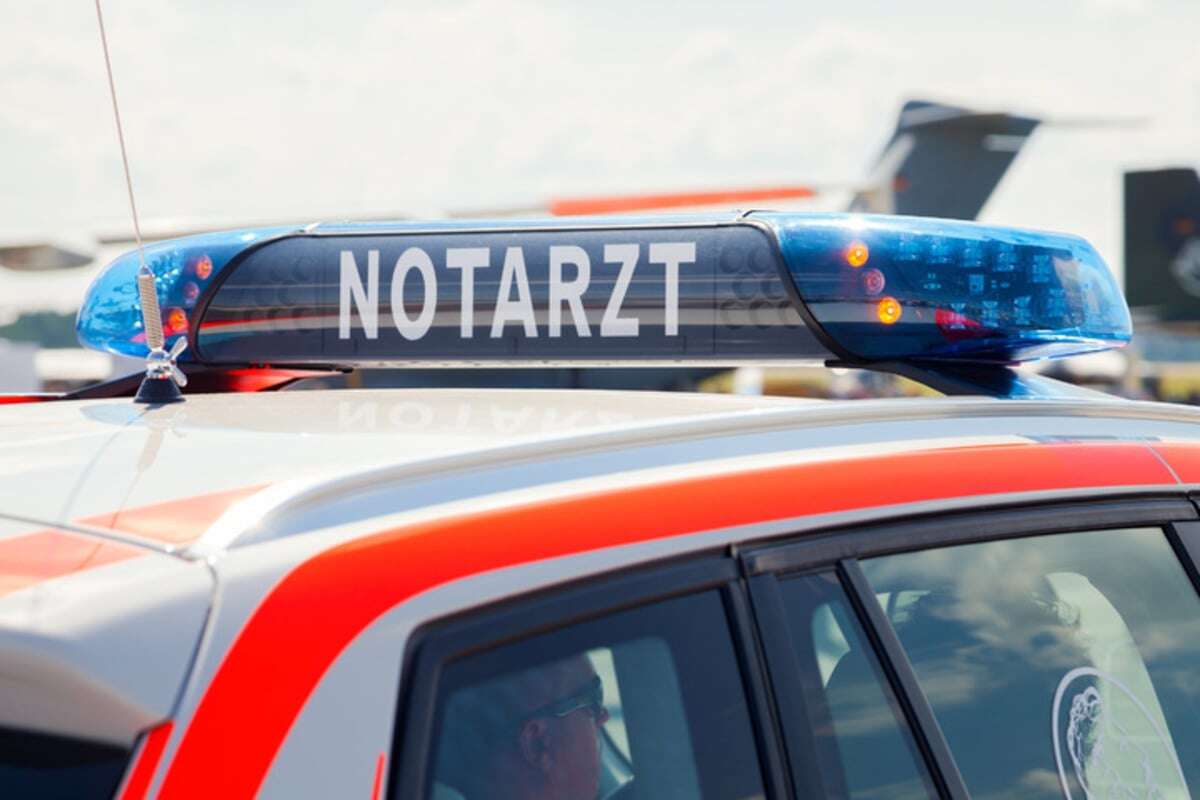 Schwerer Badeunfall in Berlin-Lankwitz: Kleines Kind im Schwimmbad zweimal reanimiert