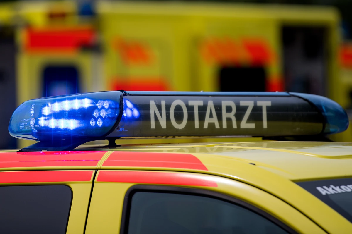Bei brütender Hitze: Aufzug in Dresden steckengeblieben - Person kollabiert