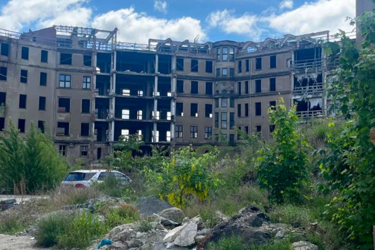 Chaos-Baustelle Astoria: Eröffnet das einstige Luxushotel jemals wieder?