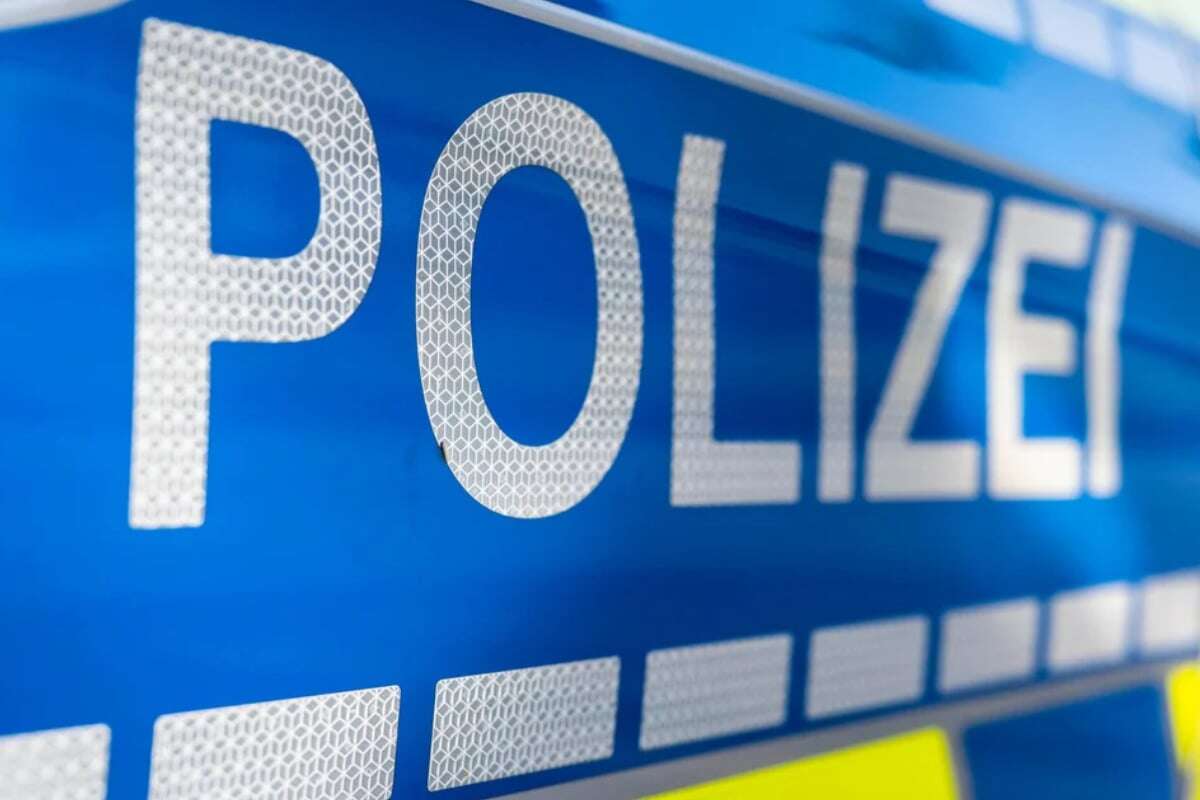 Mehrere Autos in Chemnitz beschädigt: Mann schlägt und tritt gegen Fahrzeuge