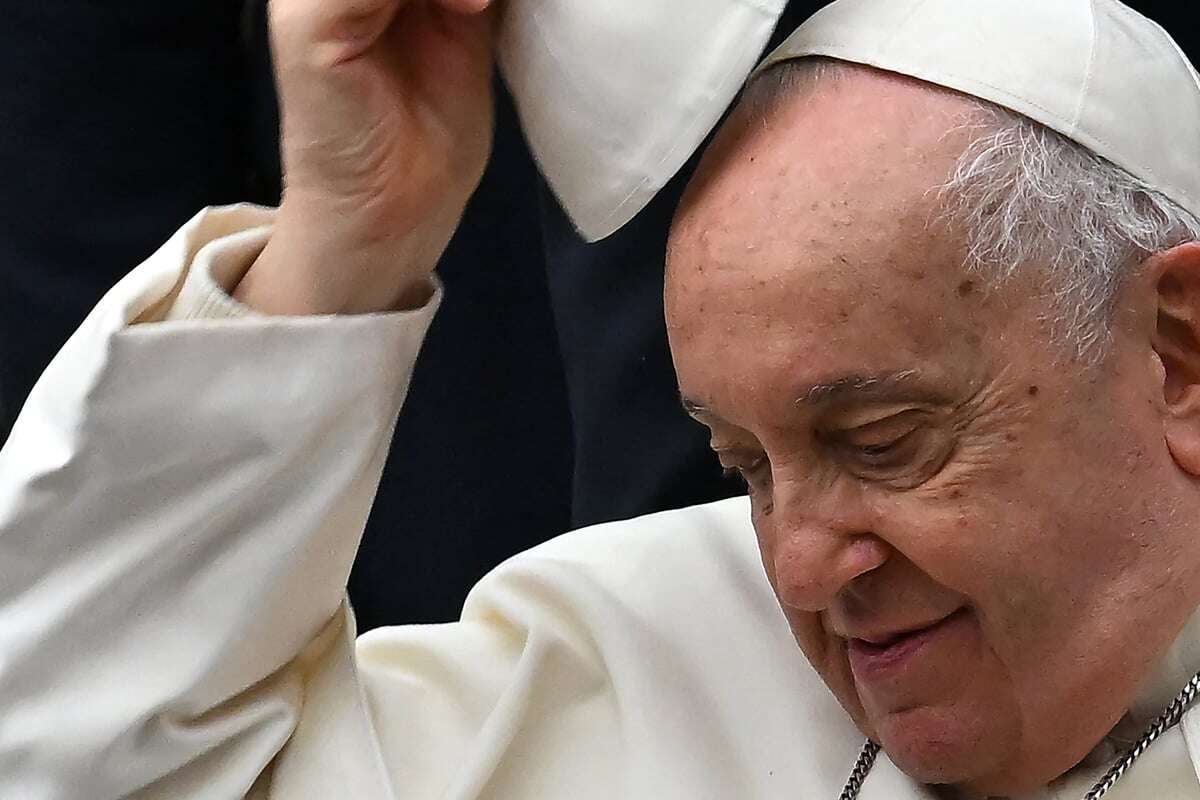 Der Papst muss Sprechen neu lernen: Trotzdem tritt er nun öffentlich auf