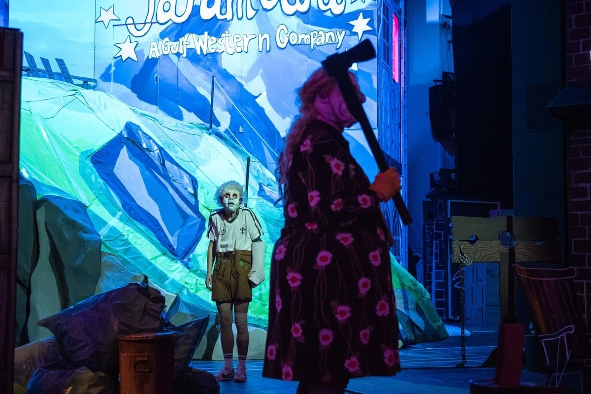 Acht-Stunden-Stück mit Riesenpenis: Dieser Theaterabend in Berlin ist eine Herausforderung