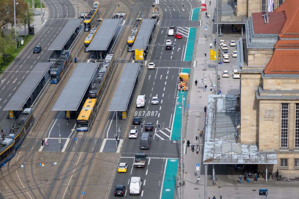 Radlerin und Fußgängerin am Leipziger Hauptbahnhof zusammengekracht: 74-Jährige im Krankenhaus