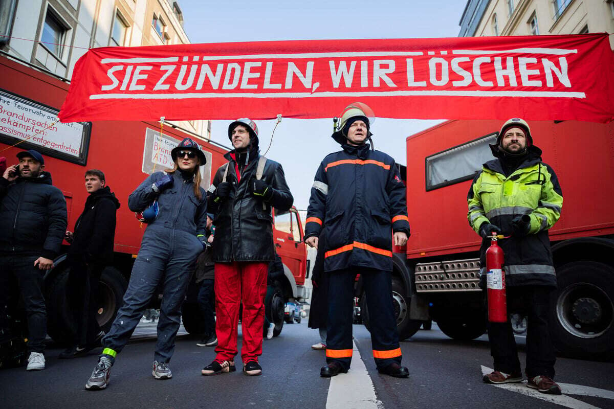 Wieder Demo gegen Rechtsruck: Menschen gehen im Berliner Regierungsviertel auf die Straße