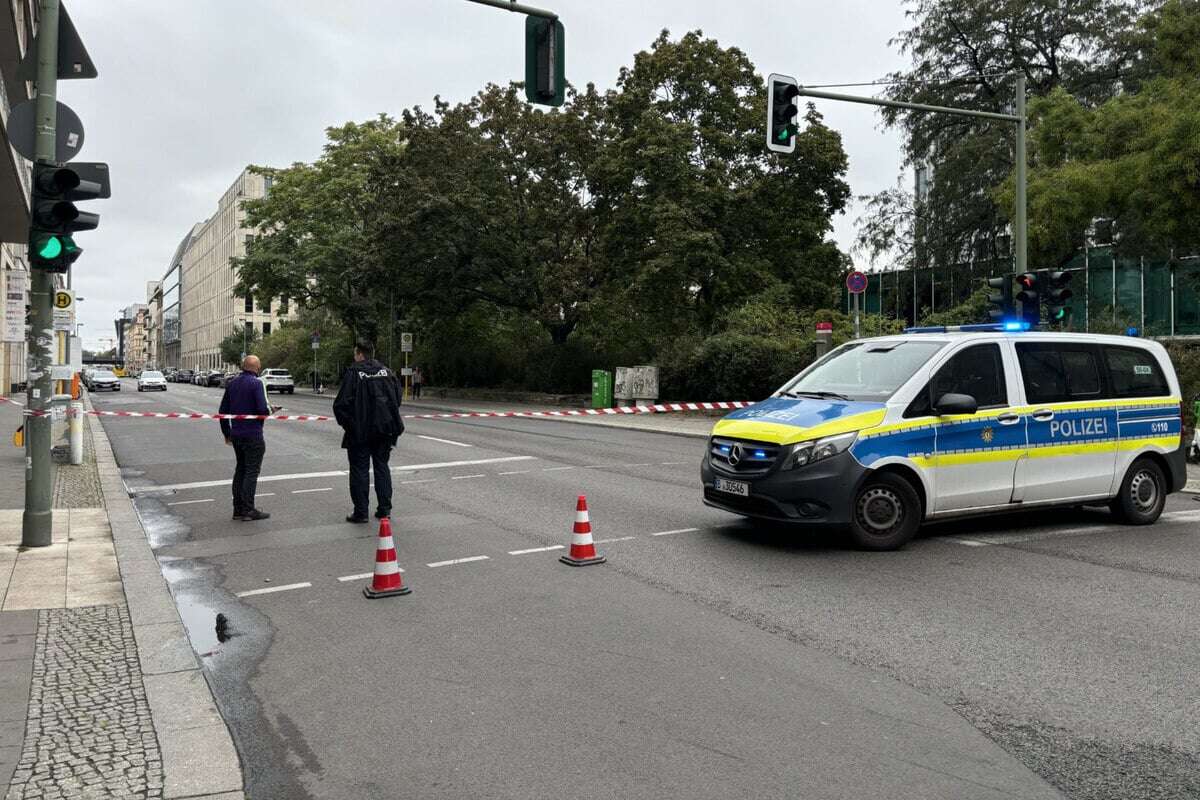 Verdächtiger Gegenstand! Polizei sperrt Straßen in Berlin-Mitte