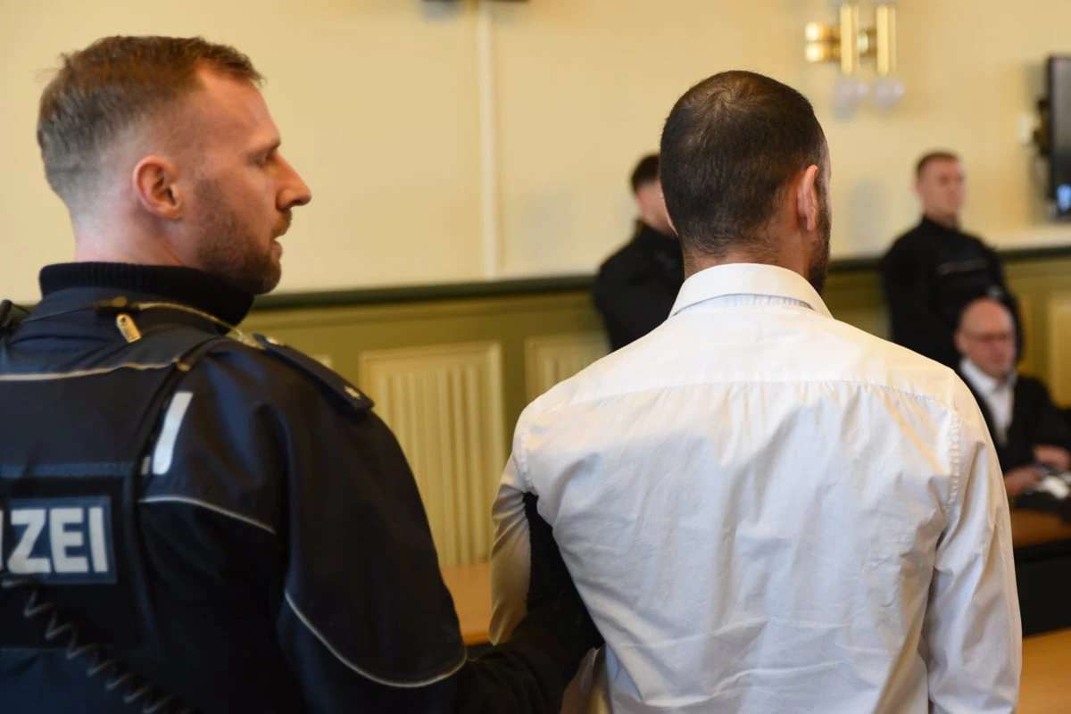 Mord auf offener Straße: Vier Angeklagte wieder frei