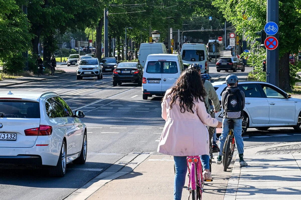 Nach neuer Verkehrsführung auf der Albertbrücke: So reagieren Radfahrer und Fraktionen