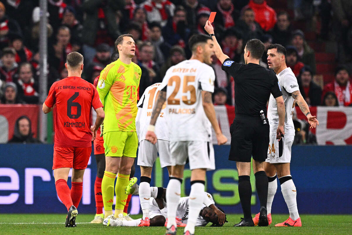 DFB-Pokal live: Glatt Rot nach Bodycheck! Bayerns Neuer muss vom Platz