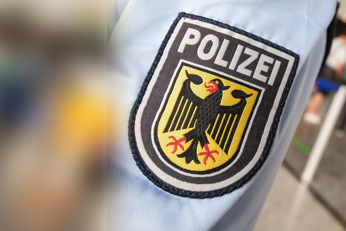 Renitenter Einwanderer wird am Flughafen gestoppt: Wie er Beamte täuschen will, ist dreist