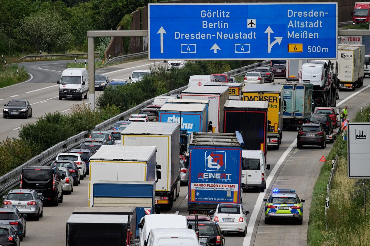 Drei Länder haben Ferien-Beginn: Stau-Alarm auf unseren Autobahnen