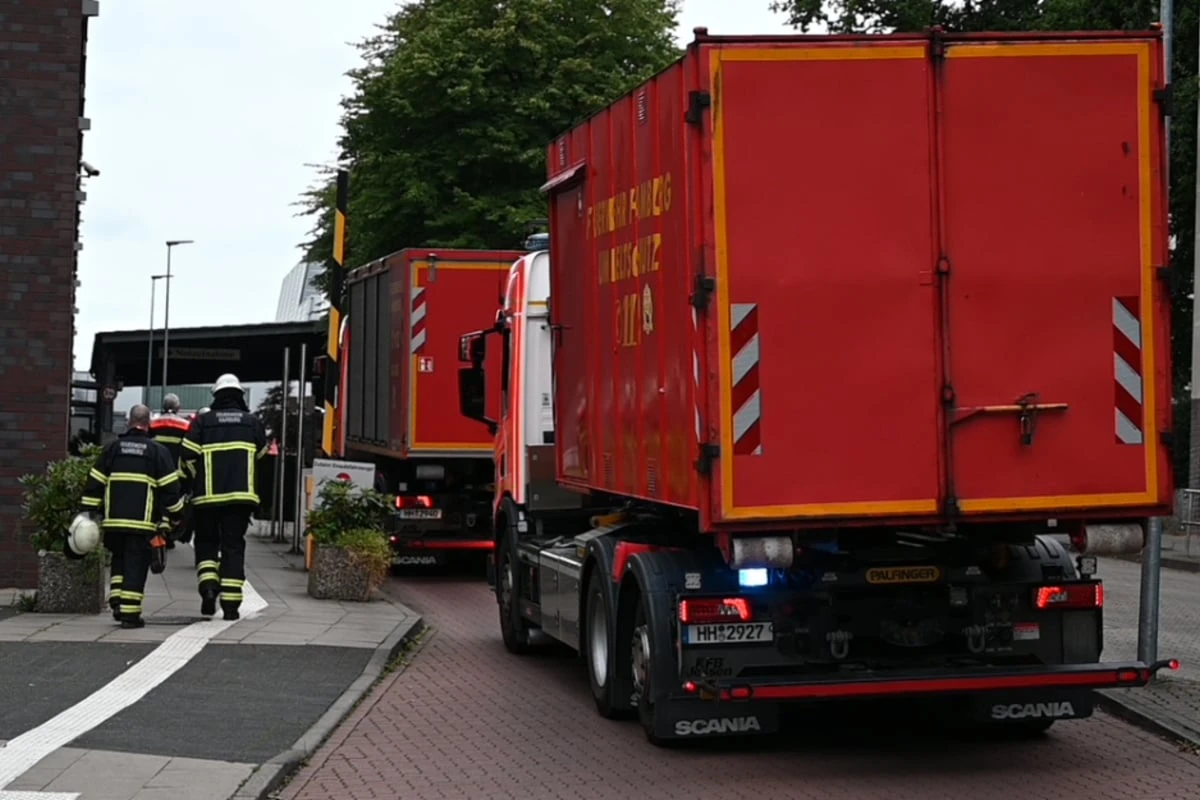 Gefährliche Substanz in Klinik ausgetreten: Drei Personen verletzt