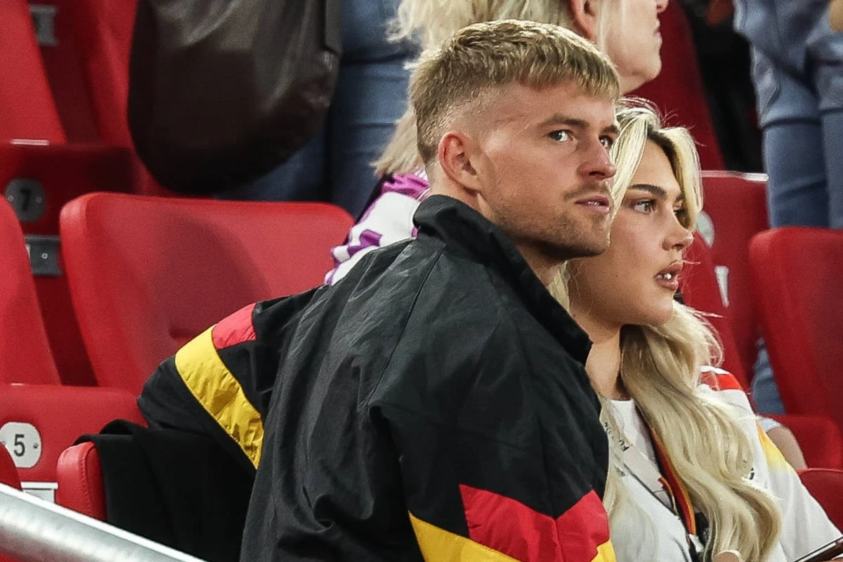 Mallorca-Hochzeit: DFB-Star gibt seiner Lea zum zweiten Mal das Jawort