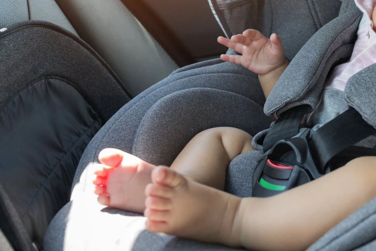 Bei Bruthitze: Baby samt Schlüssel im Auto eingeschlossen