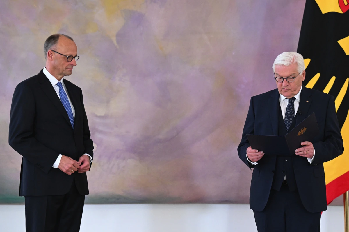 Bundestag: Merz im Schloss Bellevue zum Kanzler ernannt