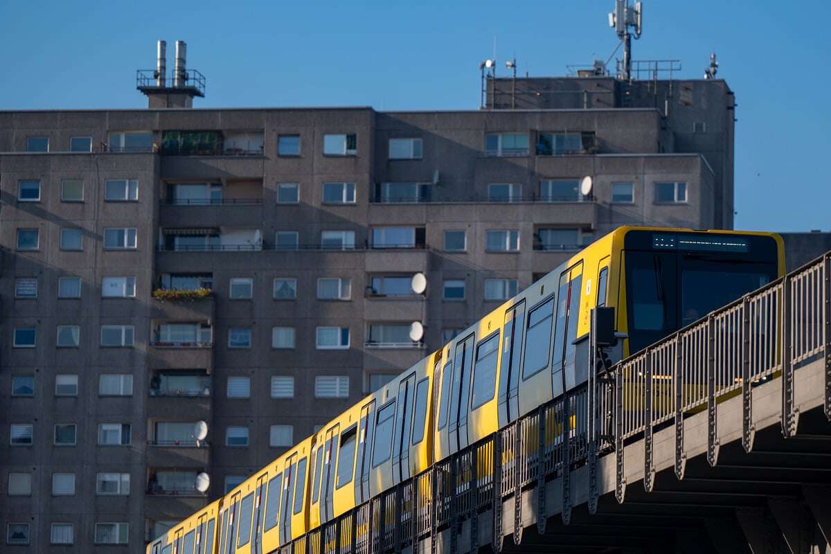 Weiterer Preis-Hammer bei Bus und Bahn: Sozial-Ticket kostet bald mehr als Doppelte!