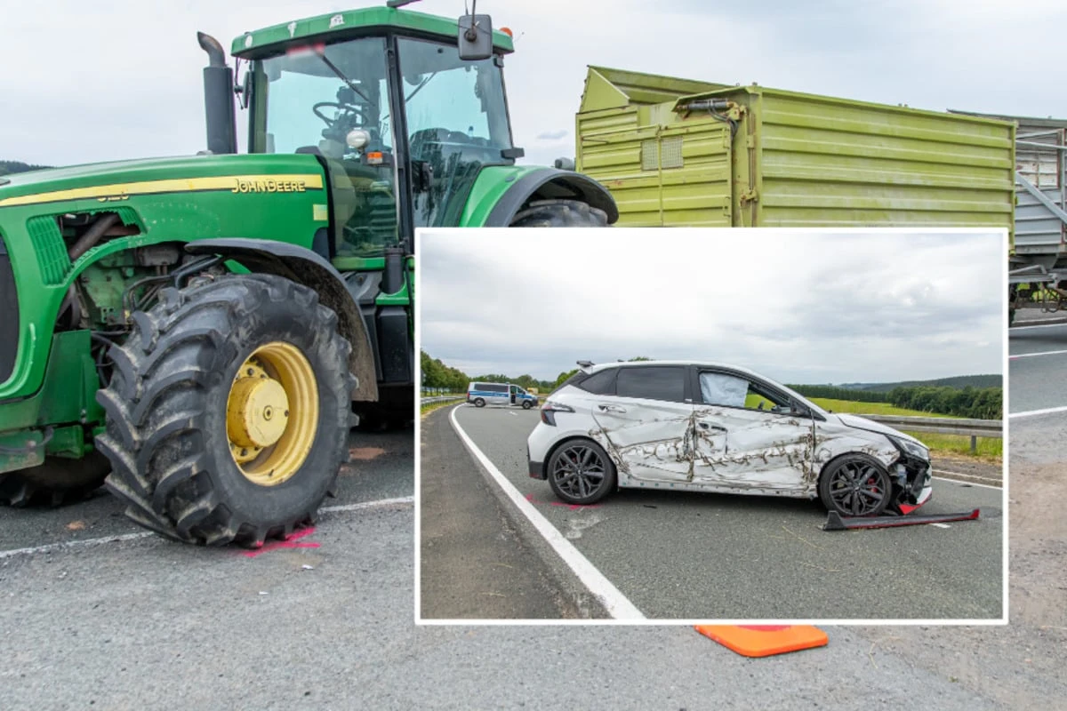 Crash beim Überholen: Hyundai kracht in Traktorgespann
