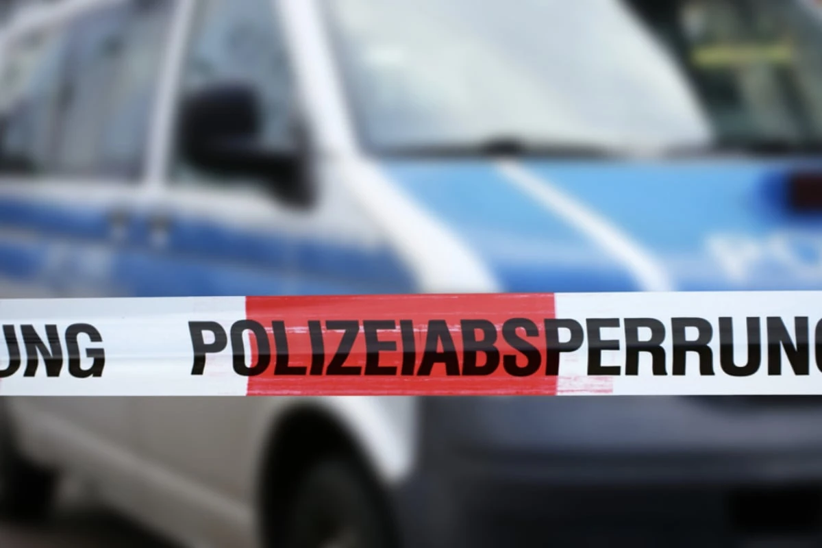 Psychisch auffälliger Mann verschanzt sich mit Messern in seiner Wohnung