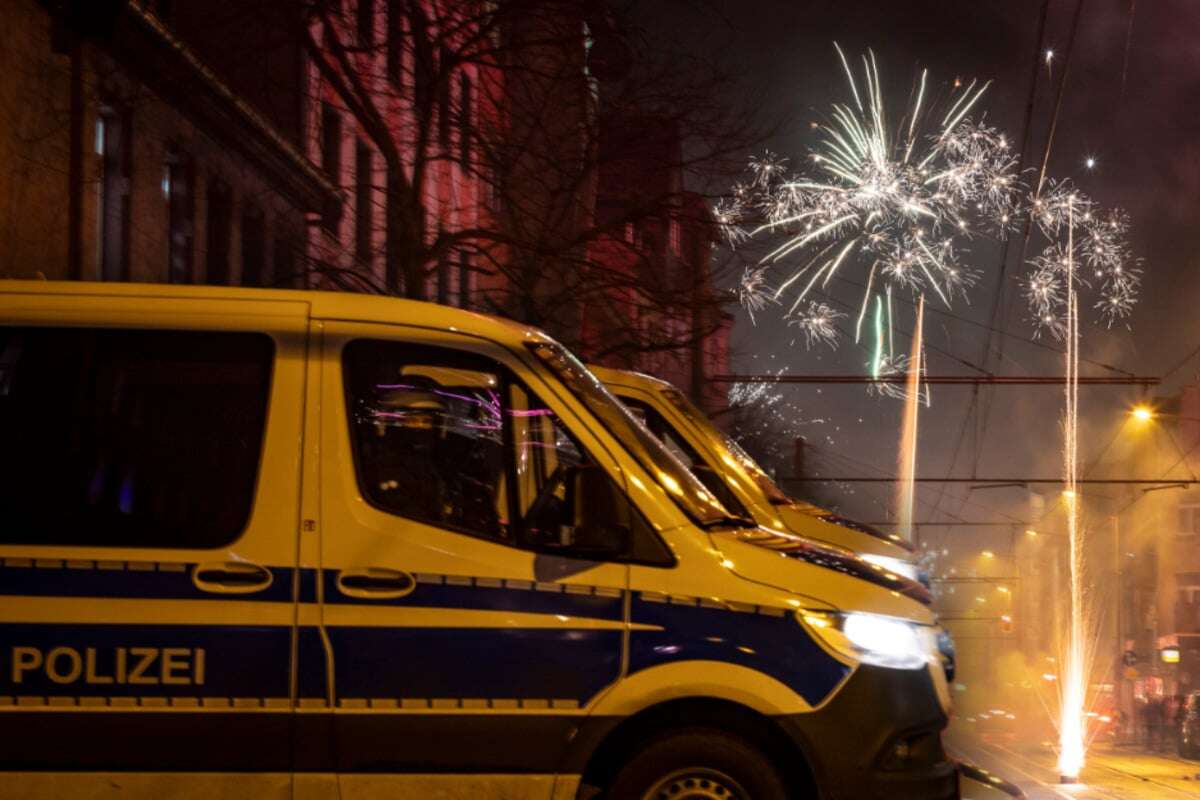 Nach Attacken auf Kräfte: So bereiten sich Polizei und Feuerwehr auf Silvesternacht vor