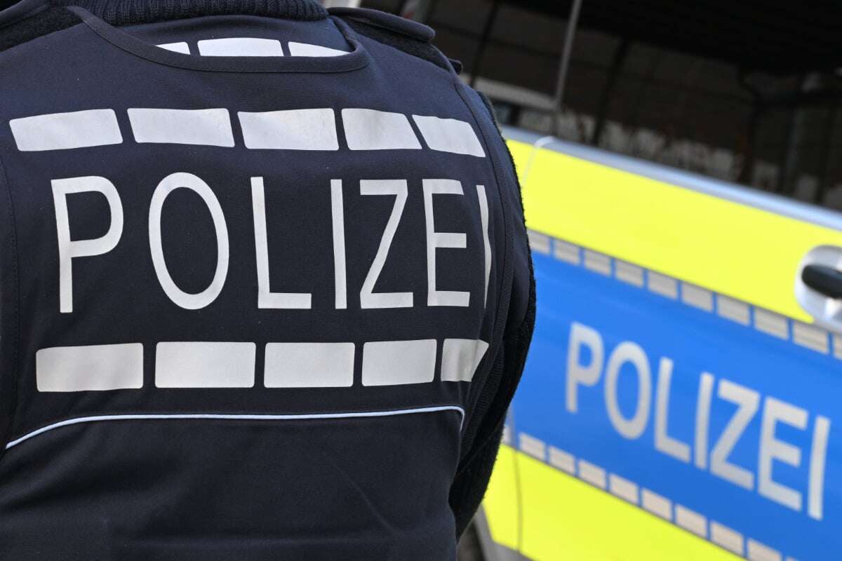 Duo grölt ausländerfeindliche Parolen und geht mit Pfefferspray auf Anwohner los