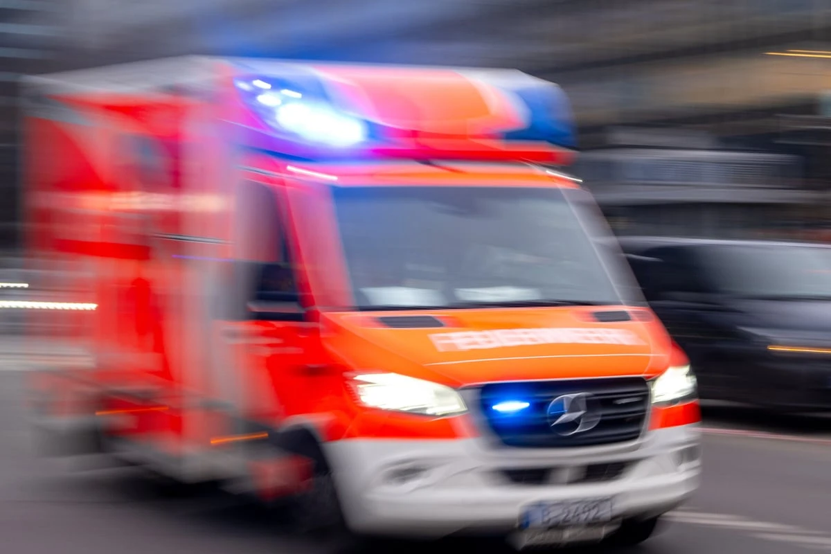 Radfahrer knallt mit Traktor zusammen und stirbt