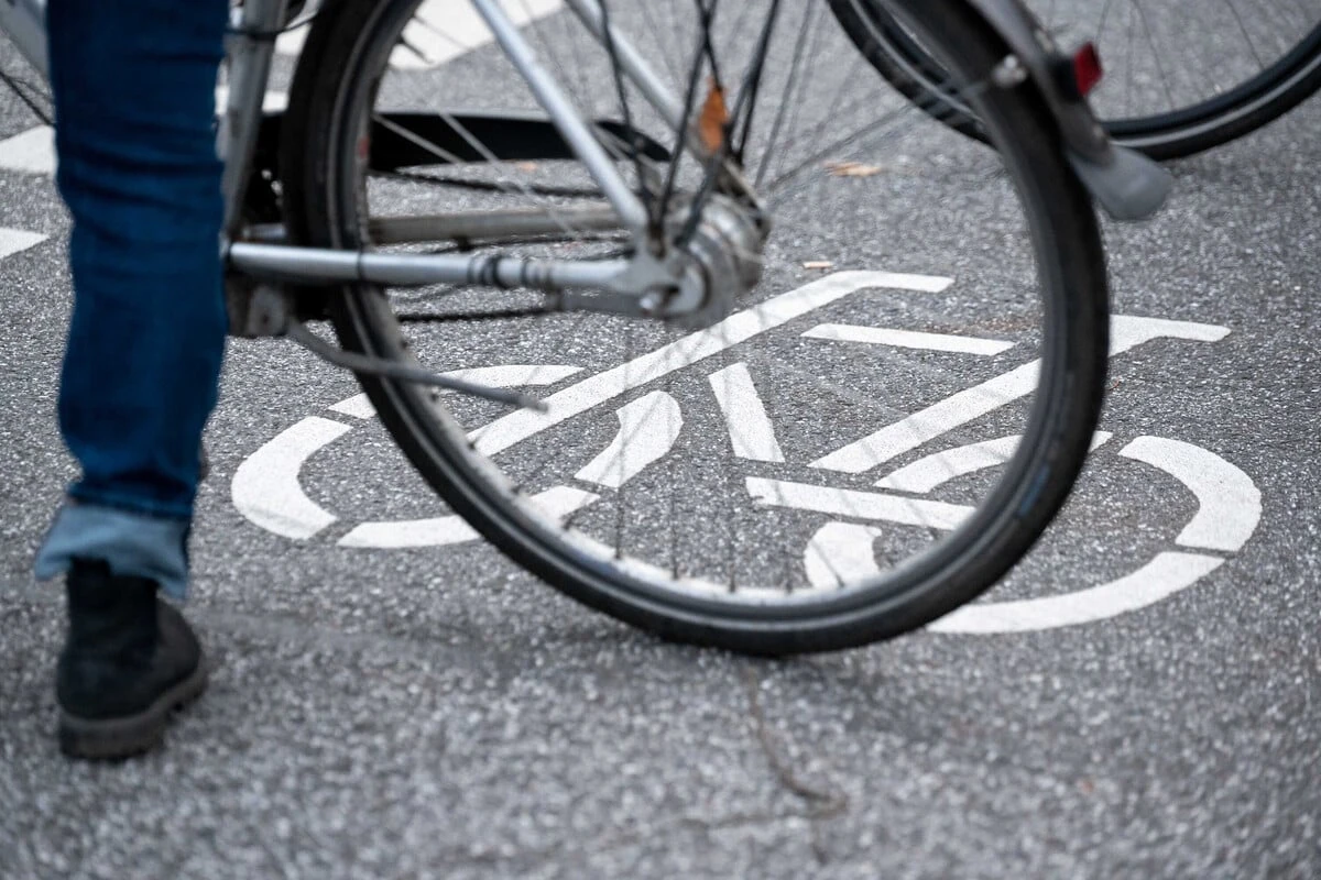 Polizei fasst Fahrraddieb in Magdeburg - dann fällt ihm was aus der Tasche