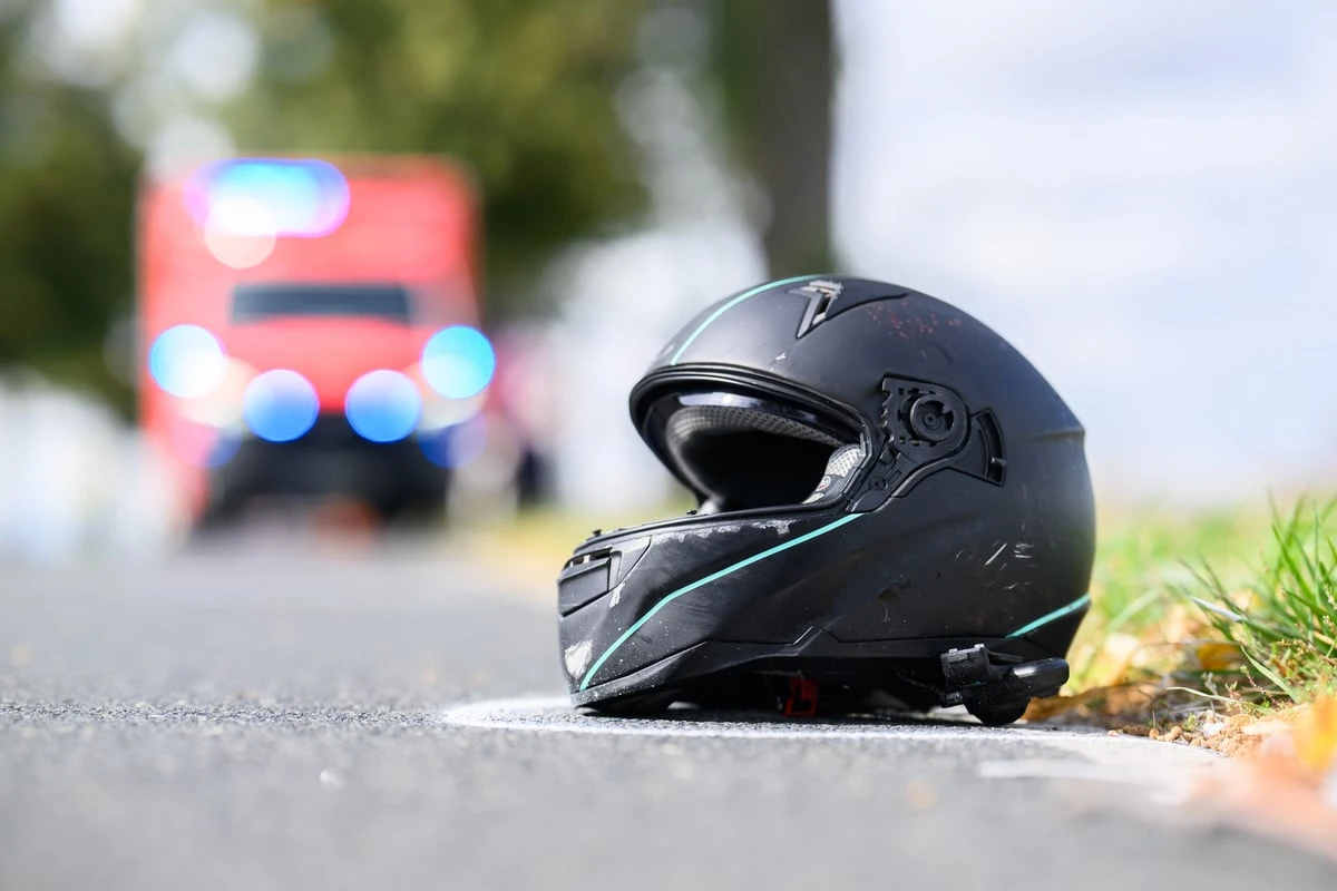 Kontrolle verloren: Biker stirbt bei Gruppenausfahrt nahe Leipzig