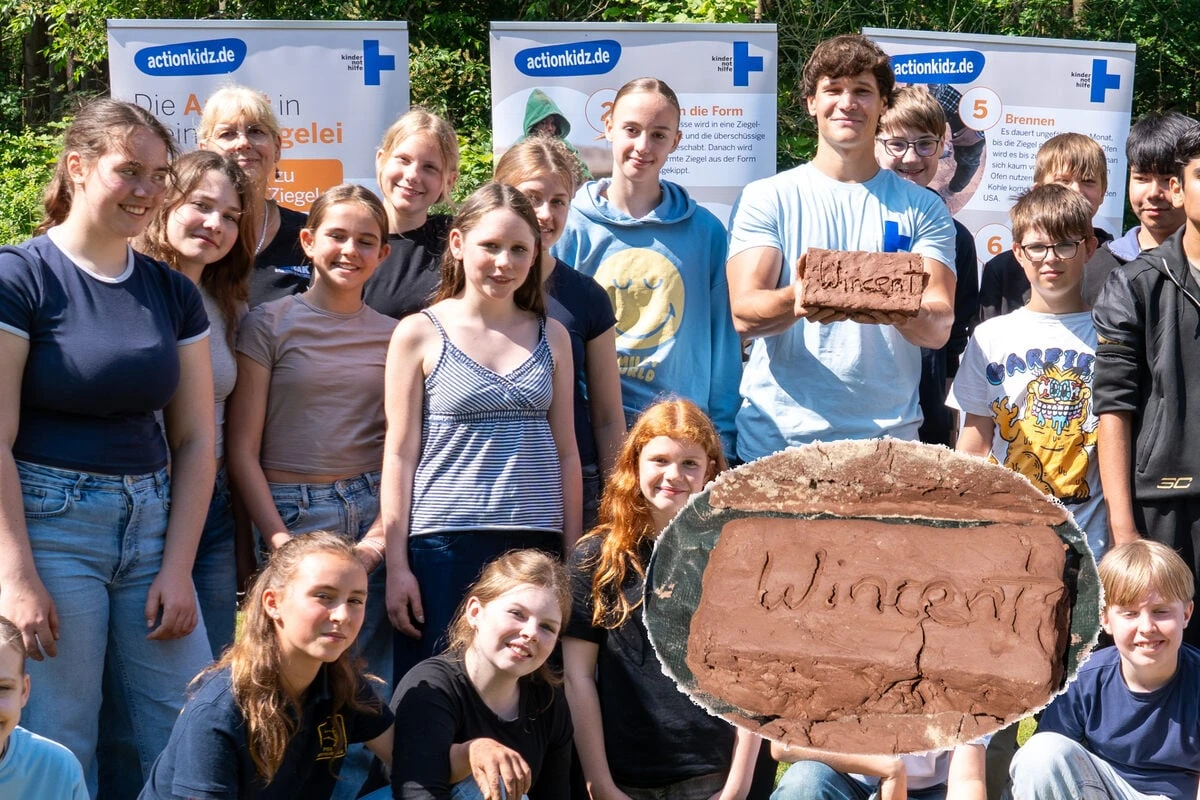 Star zum Anfassen: Wincent Weiss packt bei Aktion gegen Kinderarbeit an Schule mit an