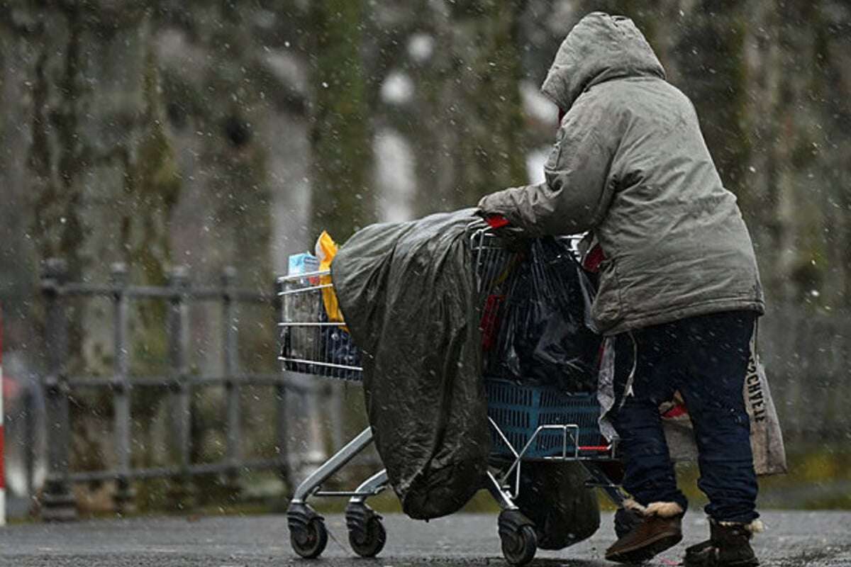 Temperaturen sinken, Zahl der Obdachlosen steigt – Keine Lösung in Sicht!