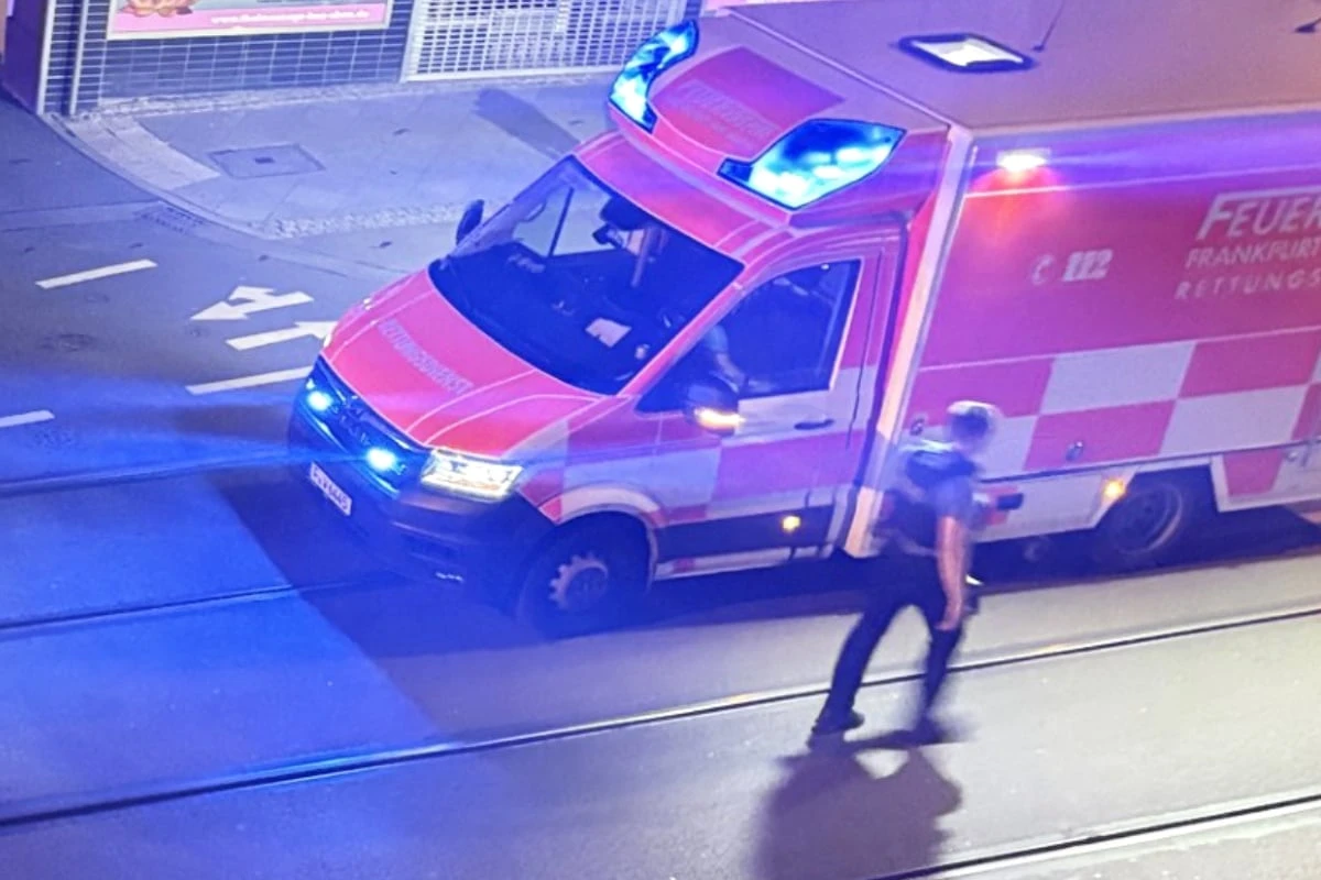 Messerattacke in Frankfurt: Zwei Menschen verletzt