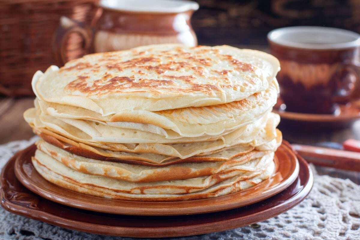 Eierkuchen mit Buttermilch: So bereitest Du Buttermilch Plinsen zu