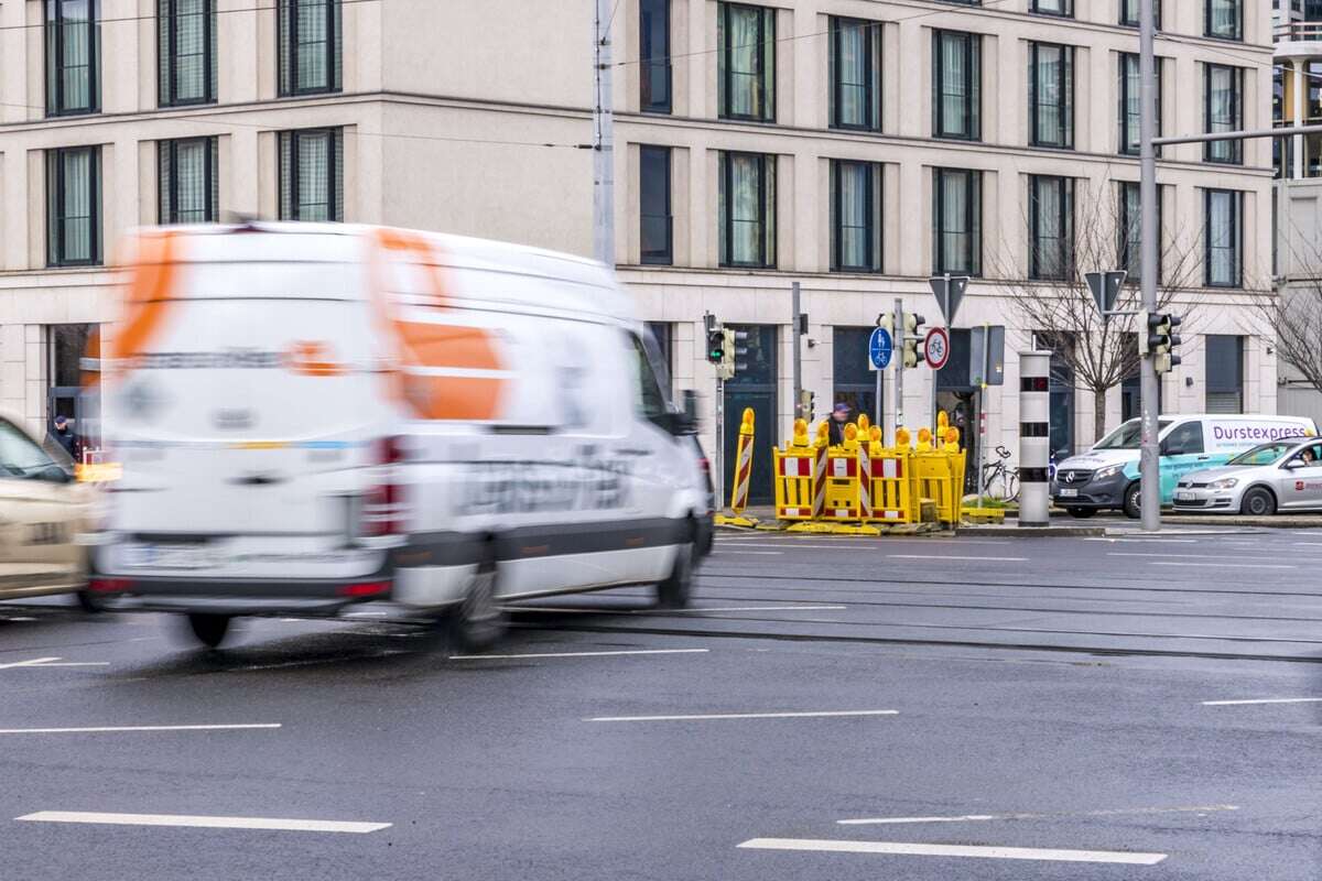 Radler auf Leipziger Ring von Toyota erfasst: Schwer verletzt!