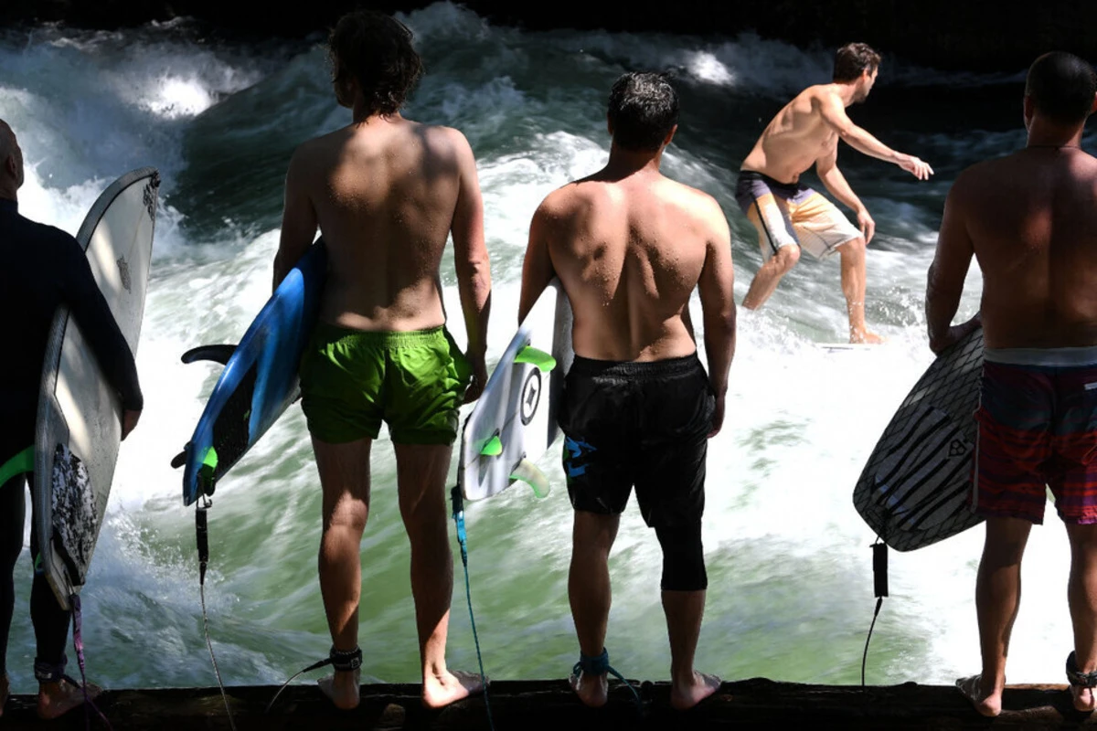 OB gibt O.K. - Surfen auf der Münchner Eisbachwelle wieder erlaubt