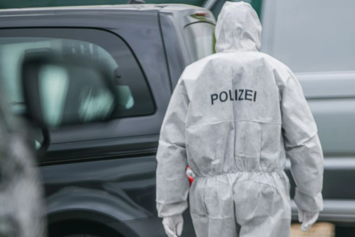 Schrecklicher Fund: Zeugin entdeckt Mutter und deren Sohn tot in Wohnung