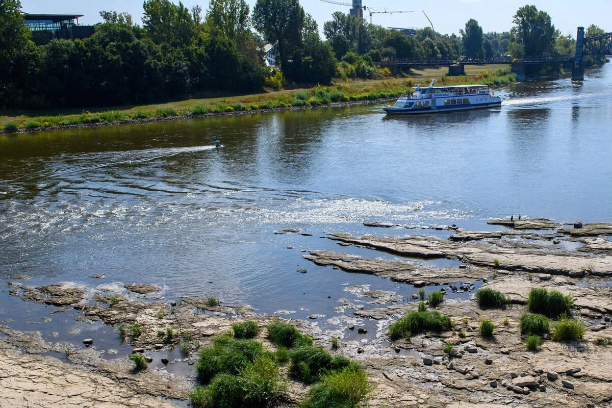Für Jahreszeit ungewöhnlich: Elbe führt wieder Niedrigwasser