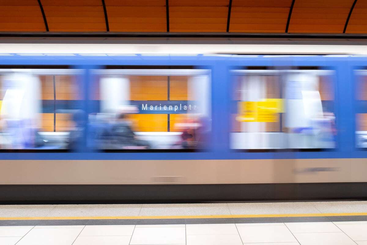 Mann am Marienplatz von U-Bahn überrollt und schwer verletzt