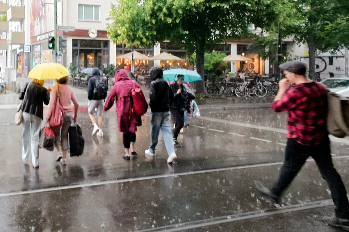 Gewitter, Starkregen und Hagel: Wie lange fällt der Sommer in Berlin noch ins Wasser?