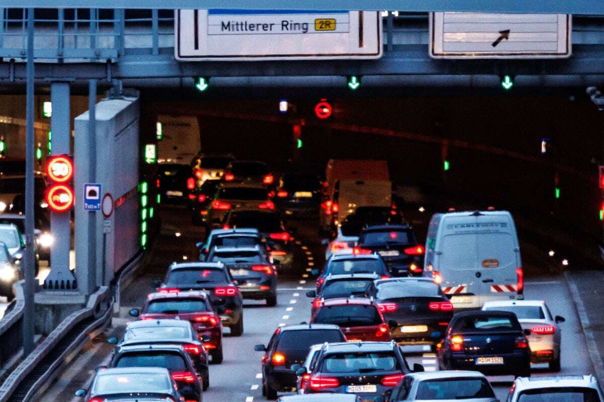 Bei Stau, Unfall oder Brand: Was sind für Autofahrer eigentlich die Regeln in einem Tunnel?