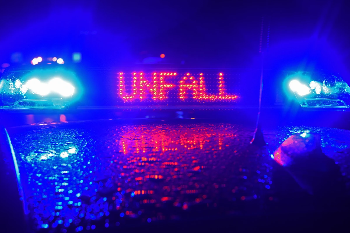 Autofahrer nach heftigem Unfall leicht verletzt - Polizei: 