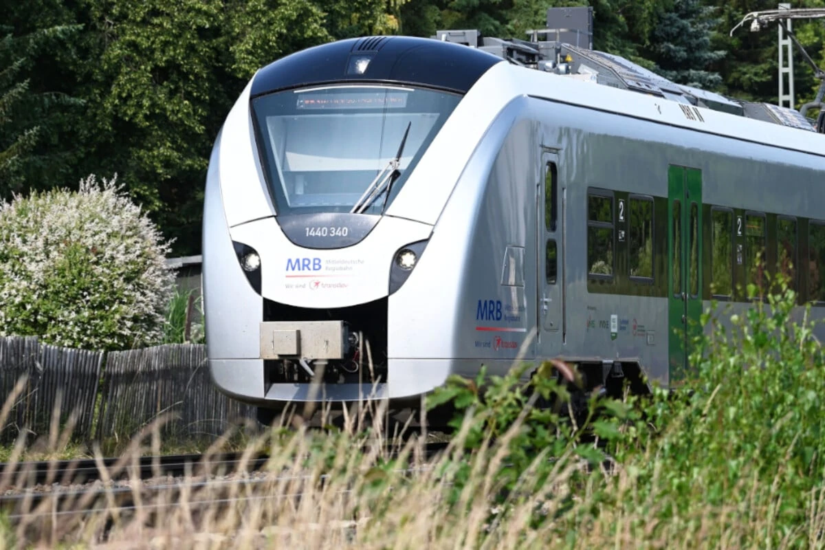 Fahrgast bedroht Schaffnerin in Sachsen mit dem Tod: 