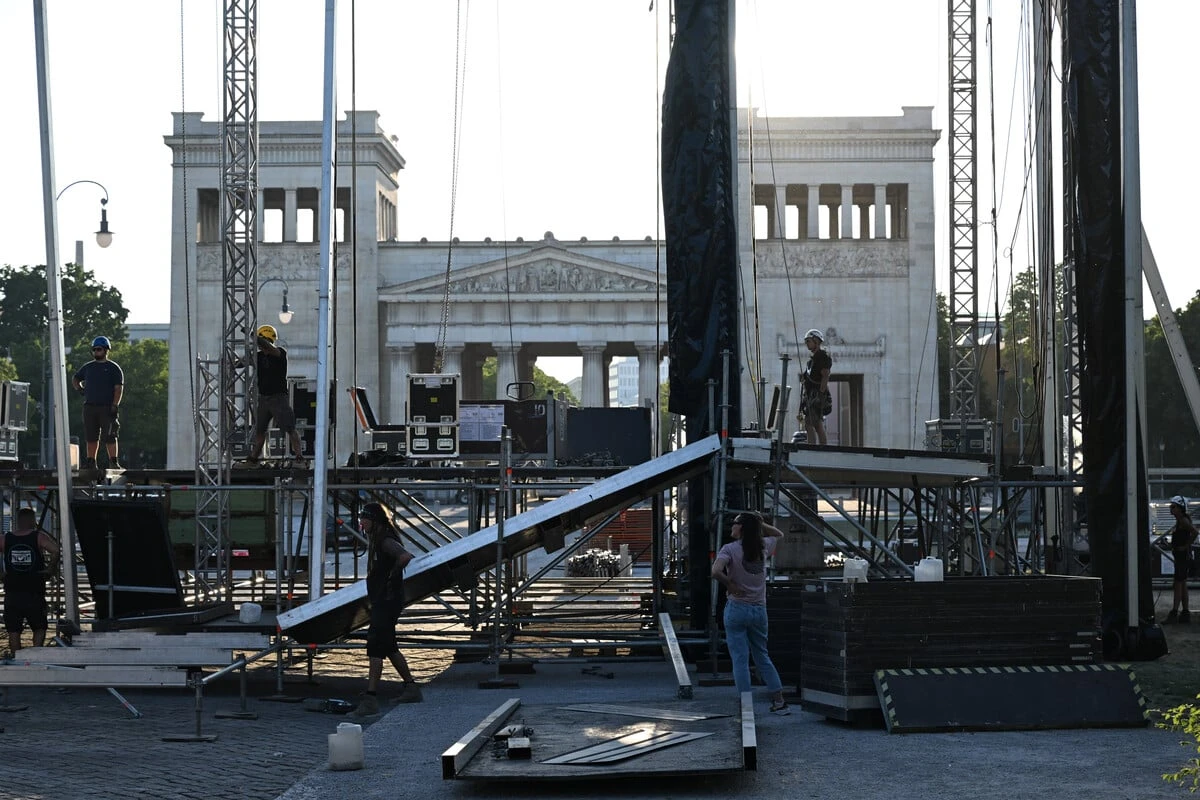 Riesige Party legt Königsplatz lahm: 