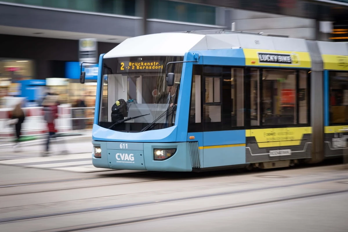 Unfall in Chemnitz: Straßenbahnen kollidieren an Zentralhaltestelle