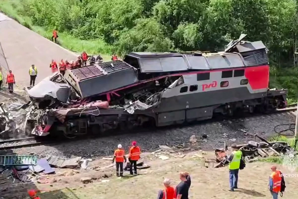 Tote und Verletzte: Brücke in Russland gesprengt, Zug kann nicht mehr bremsen