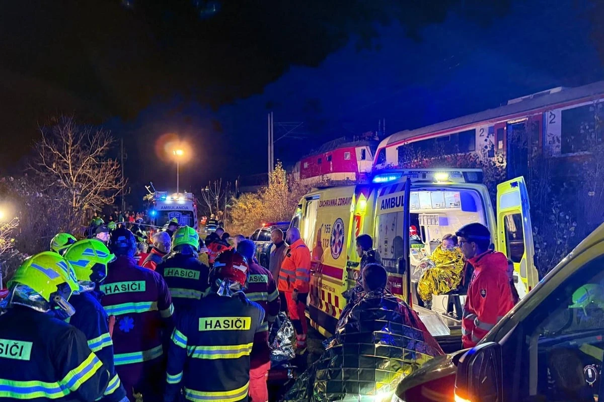 Züge krachen ineinander: 79 Verletzte bei schwerem Unglück