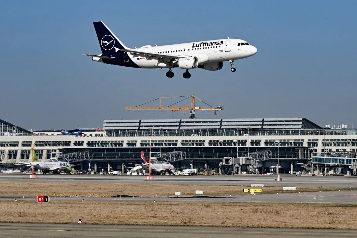 Medizinischer Notfall: Lufthansa-Flieger muss in Stuttgart zwischenlanden